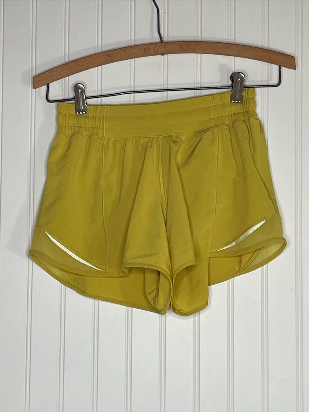 Lululemon Hotty Hot Shorts - Picture 2 of 8